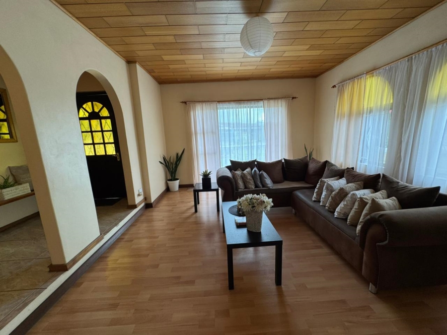 3 Bedroom Property for Sale in Park Village Western Cape